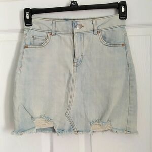 Wild Fable Acid Wash Denim Mini Skirt – Size 0, Y2K Vibes, Frayed Hem